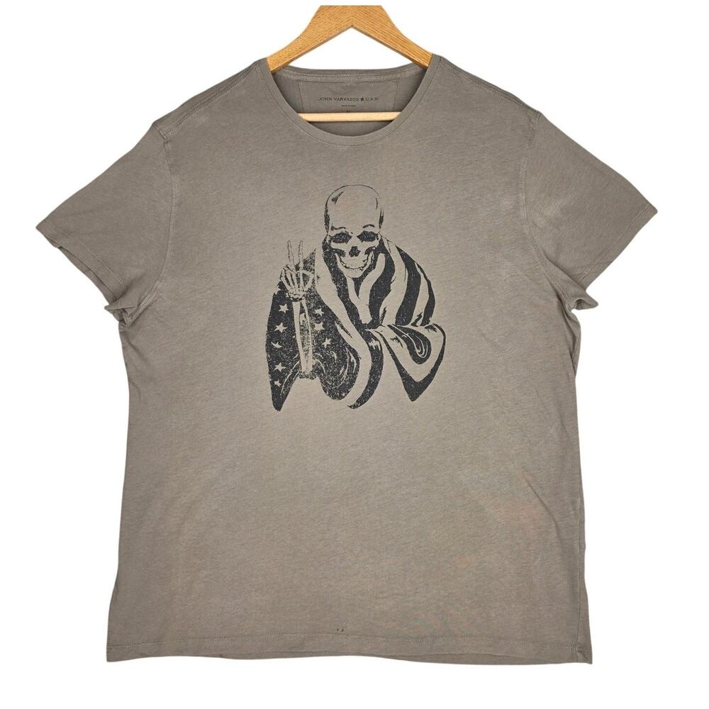 JOHN VARVATOS U.S.A. GRAPHIC TEE – SKELETON FLAG PEACE SIGN – XL – ROCKER STYLE